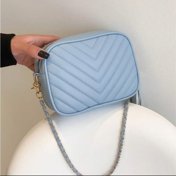 Luxe Vegan Leather Small chain crossbody shoulder bag - Picture 5 of 16